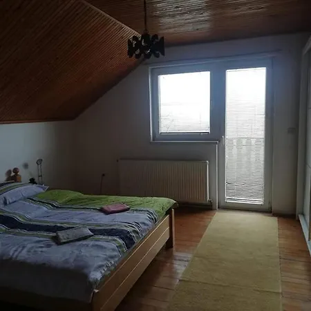 Chalet Desktop - Mountain House *