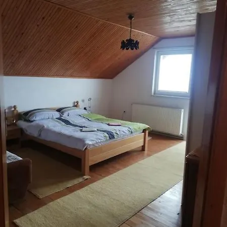 Chalet Desktop - Mountain House *