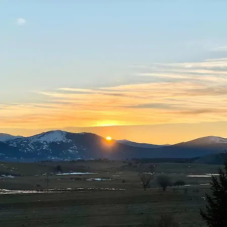 Chalet Desktop - Mountain House